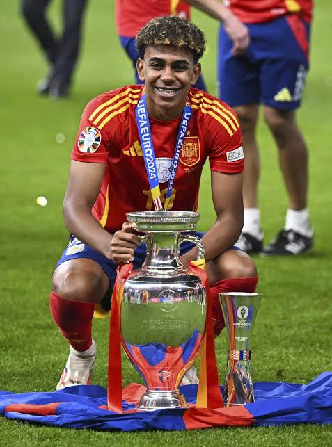 Lamine Yamal History Maker at 18 🌟

His achievements &amp; trophies:

2× La Liga Champion 🇪🇸

1× Copa del Rey 🏆

1× Spanish Super Cup 🏆

1× UEFA European Championship with Spain 

His individual awards &amp; records:

2× Kopa Trophy winner (2024, 2025) 🏆

Laureus Breakthrough of the