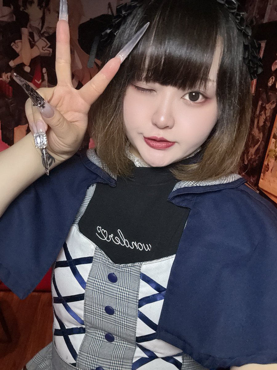 赤坂見附オープンしてます😘

相方まことちゃんです‼️
ほぼあきば‼️

ゆなは22時までいます〜〜
雨で髪が終わってるけどよろしくお願いします🥹

#アニソンバーギルド #アニソンバー赤坂見附 #赤坂見附 #アニソンバー