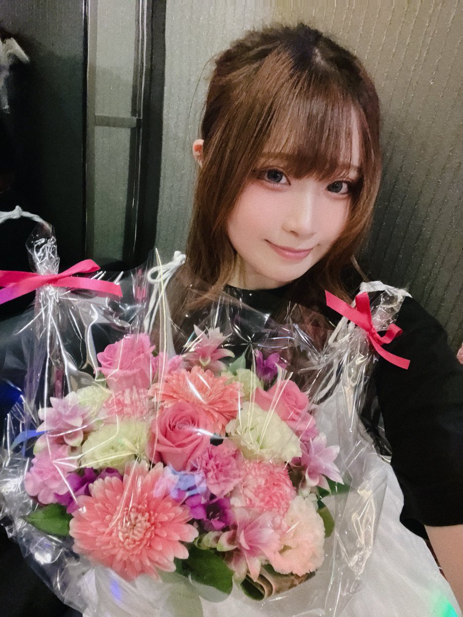 色々ハプニングがあり投稿するまでに時間がかかってしまいましたが、ゆりxりり　スピンオフいかがでしたか？？
まだの方まだ配信中なので是非時間がありましたら見てみてください！
お写真はイベント後のオフショです！
#朗読ゆりりり
#朗読劇