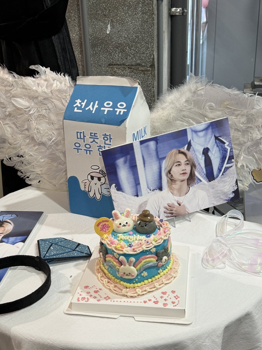 sooo_0710's tweet photo. 사랑이 넘치다。◕‿◕ 。
#윤정한1004DAY
#1004정한드림데이
#Happy_JEONGHAN_Day
#JEONGHAN #정한
#SEVENTEEN #세븐틴 https://t.co/UrQkF1rYF8