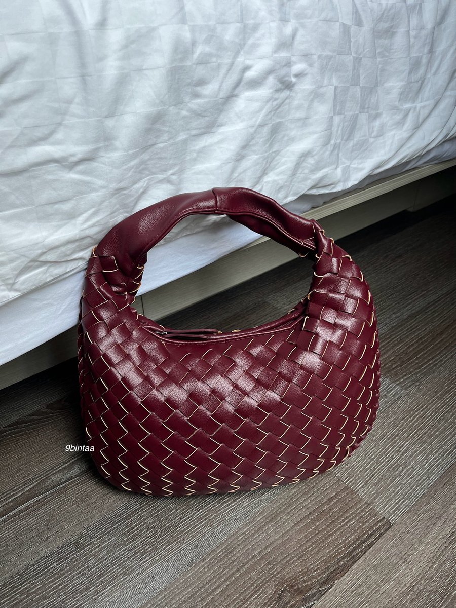 9bintaa's tweet image. I WISH…… I KNEW…… EARLIER 

perfect bag local brand, timeless &amp;amp; durable 👌🏻👍🏻