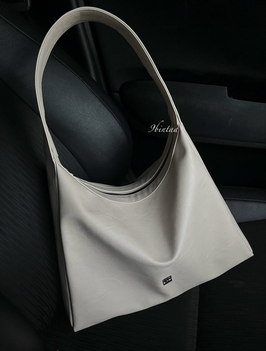 9bintaa's tweet image. I WISH…… I KNEW…… EARLIER 

perfect bag local brand, timeless &amp;amp; durable 👌🏻👍🏻