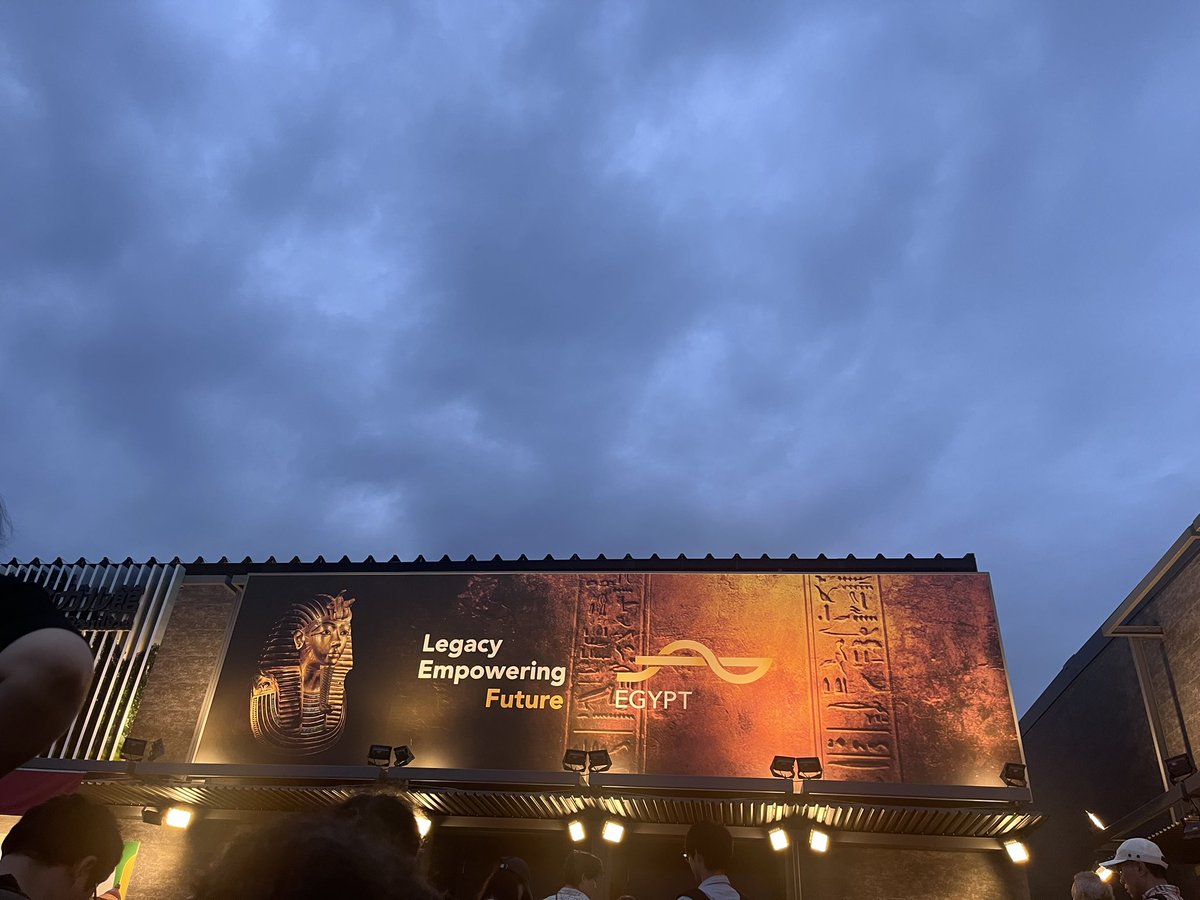 解散後、最後の海外パビリオン、エジプトへ
もう座ったまま寝れる。。