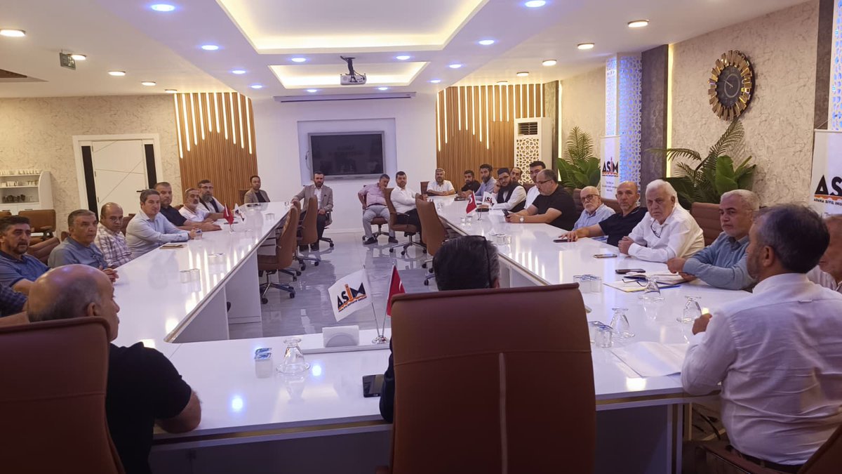 Aylık olağan istişare toplantımız öğretmen evinde yapıldı.
Eğitim, üniversiteler, Gazze başta olmak üzere  birçok konu değerlendirildi.

<a href="/tufekciyusuf/">Yusuf TÜFEKÇİ</a> <a href="/EraslanMahmut/">Mahmut Eraslan</a> <a href="/sarigecili01/">Mustafa Sarıgeçili</a>