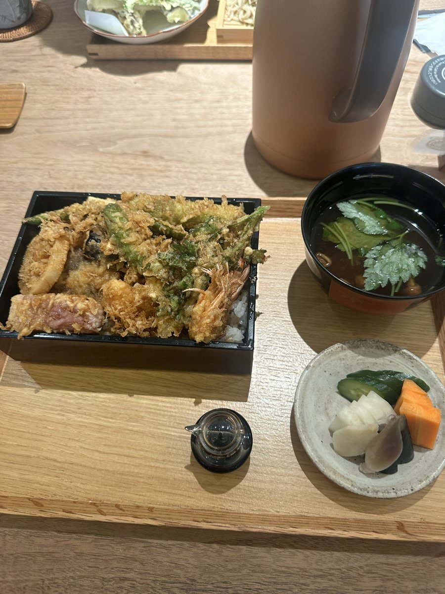 blueprays's tweet photo. 那須茶寮　店内の雰囲気と過去1の天丼 https://t.co/XuTU5k6F7T