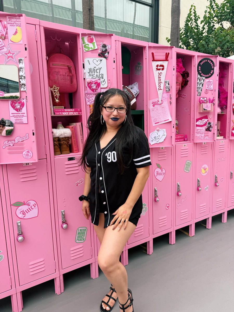 ShortyyKat_x3's tweet image. Get in loser, it’s #October3rd on a #PinkFriday 💖😻💅🏽🚙📓💗 
.
.
.
@MeanGirls @NICKIMINAJ 🩷