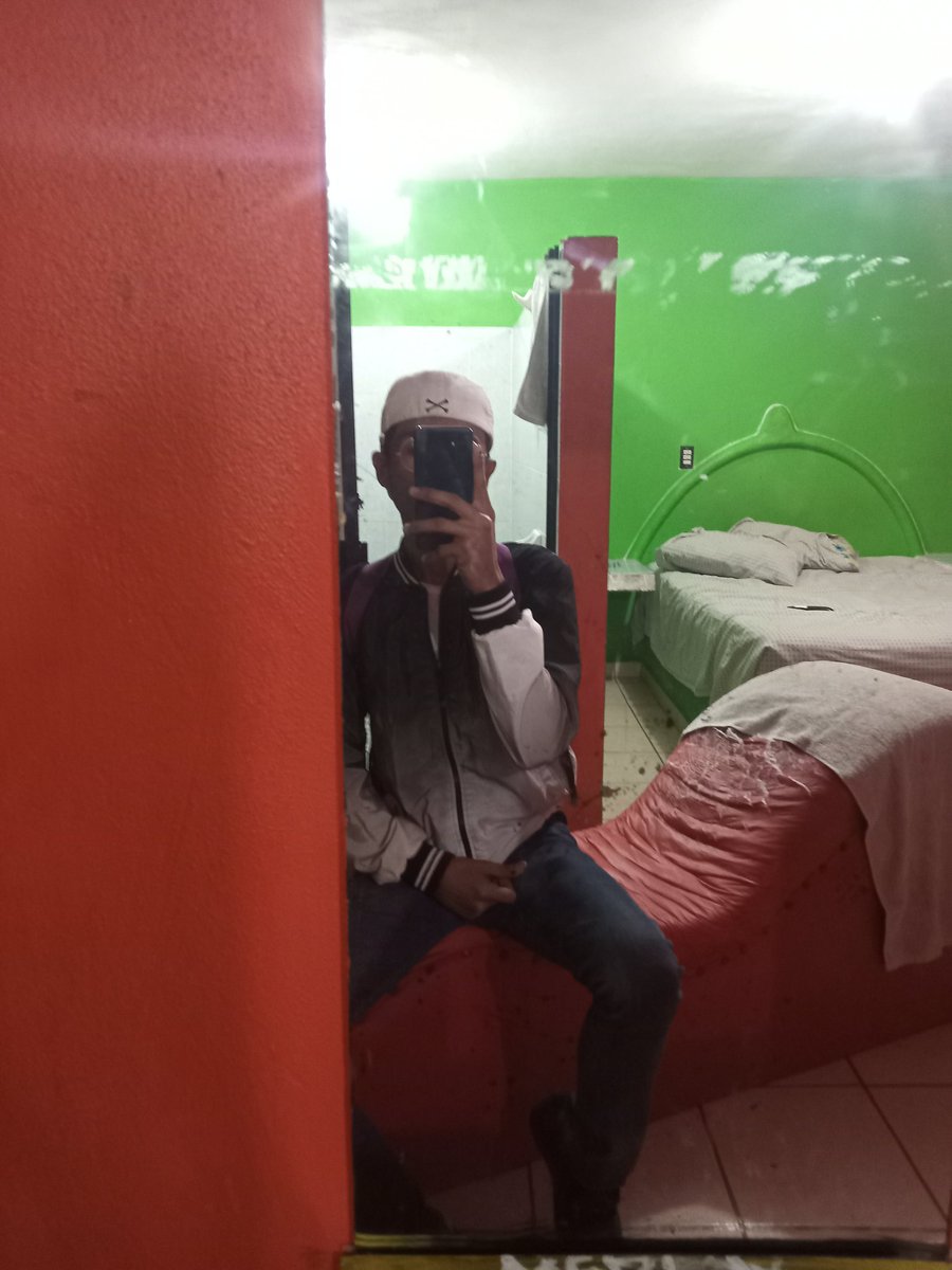 C.R🧊 tweet media