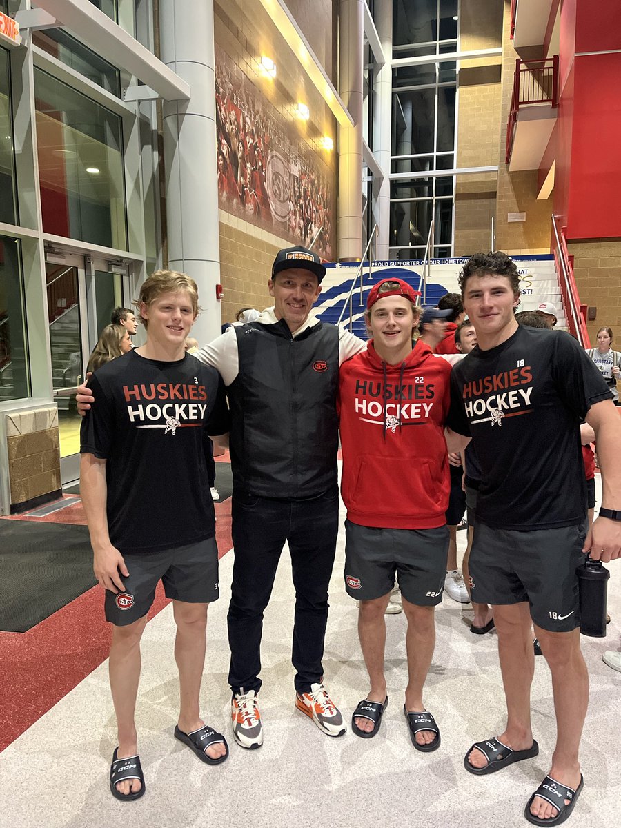 A lot of Bears and a lot of Huskies. 🐻‍❄️🏒🔥

Joe Belisle, Nolan Roed &amp; Aiden Welch congratulations on your college debut!