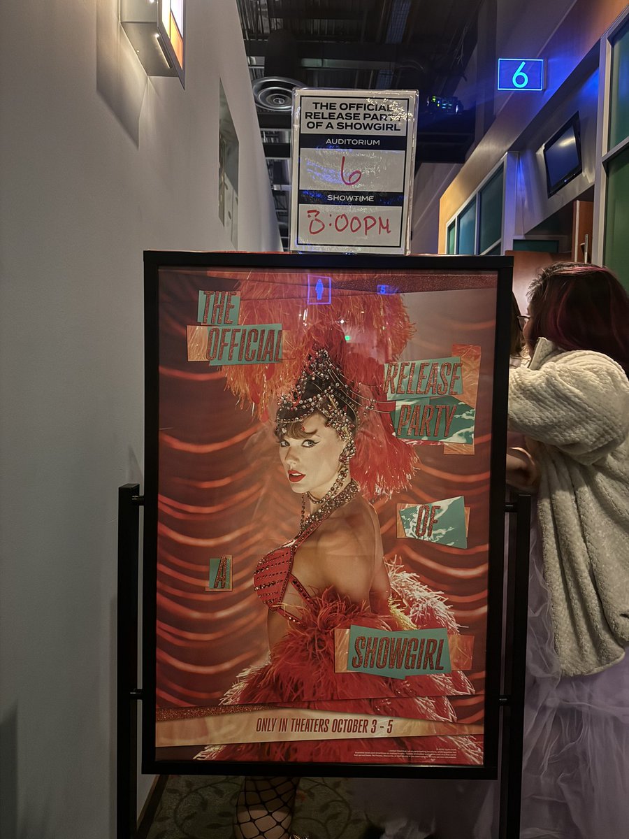 she’s just 3 seconds old wdym??? <a href="/taylorswift13/">Taylor Swift</a> <a href="/taylornation13/">Taylor Nation</a> 
#TSTheLifeOfAShowGirl