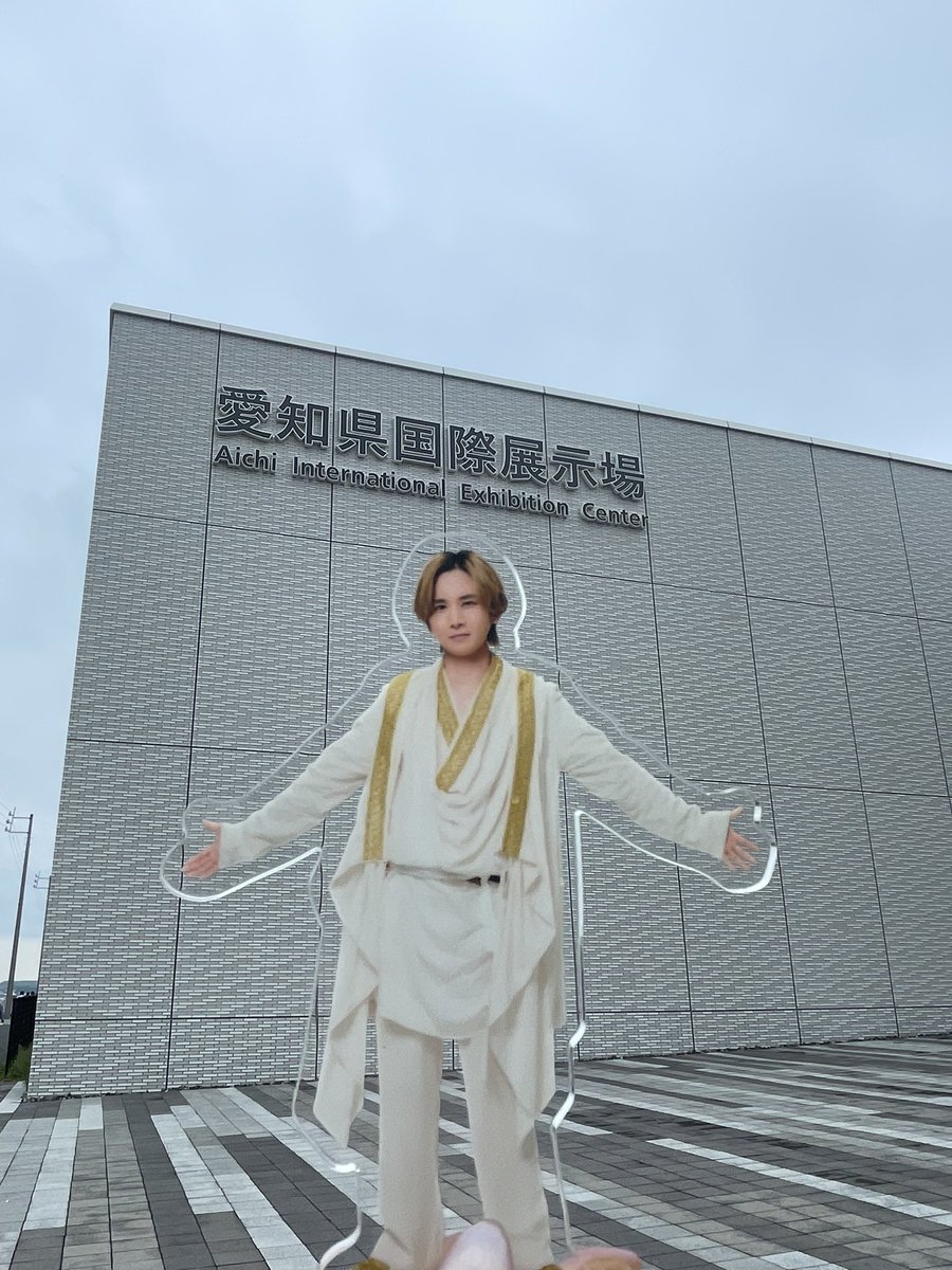uIHigcE8XLcWXnc's tweet photo. ぼっち参戦🌹愛知県国際展示場なぅ🌹
4年前参戦できてないから何年ぶりだろ?
以前一緒にきてた子もちゃんと光ちゃんに会えますように😌
#堂本光一
#raice
#愛知県国際展示場 https://t.co/F36ldj4oW7
