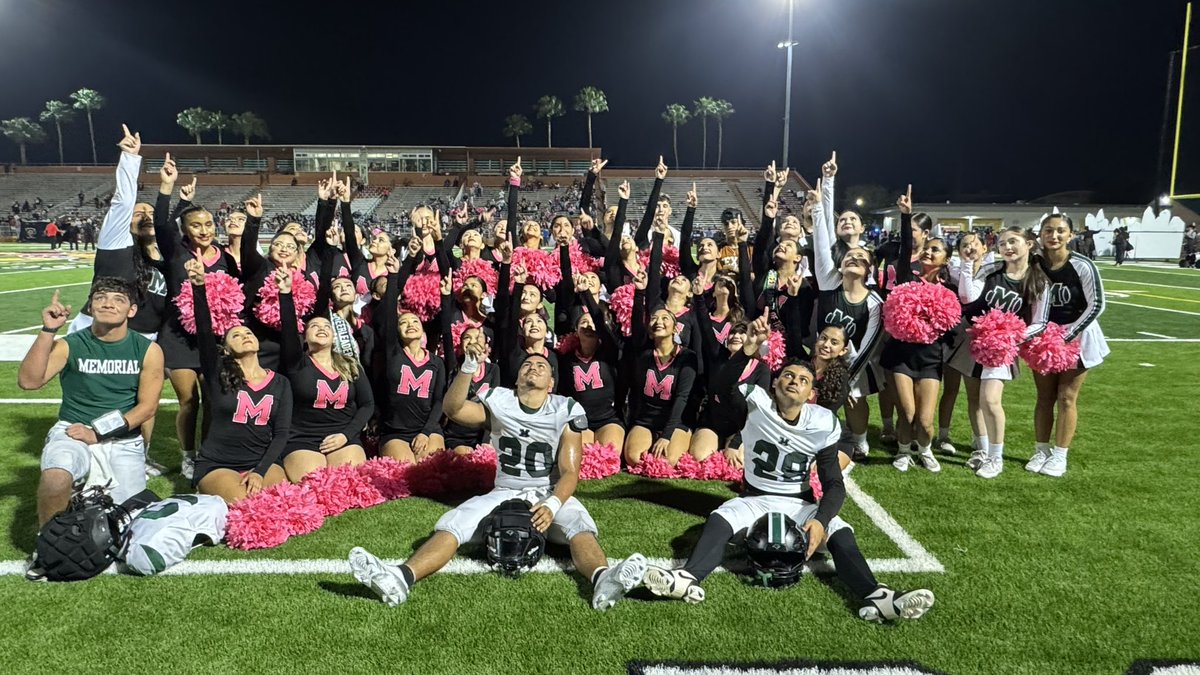 Let’s hear it for the boys 💚📣🏈