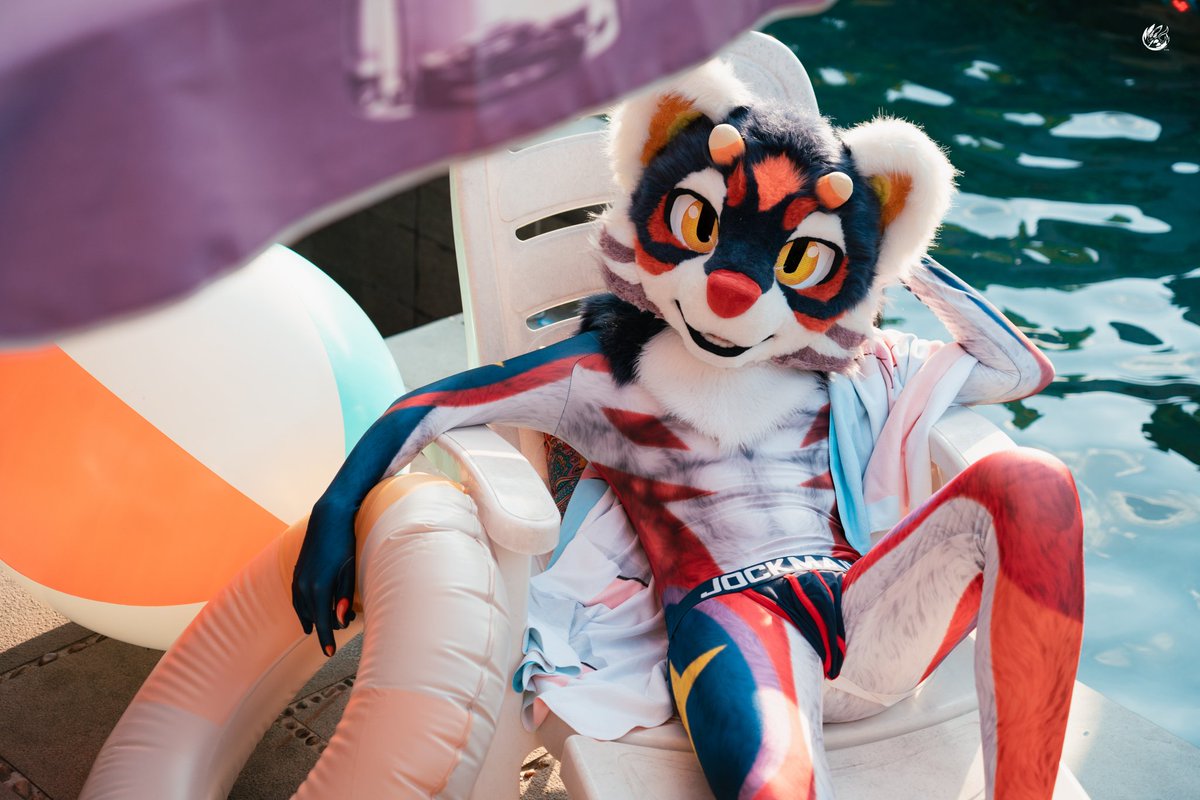 cute and hot
📷:<a href="/Einittt/">因特Einit</a>