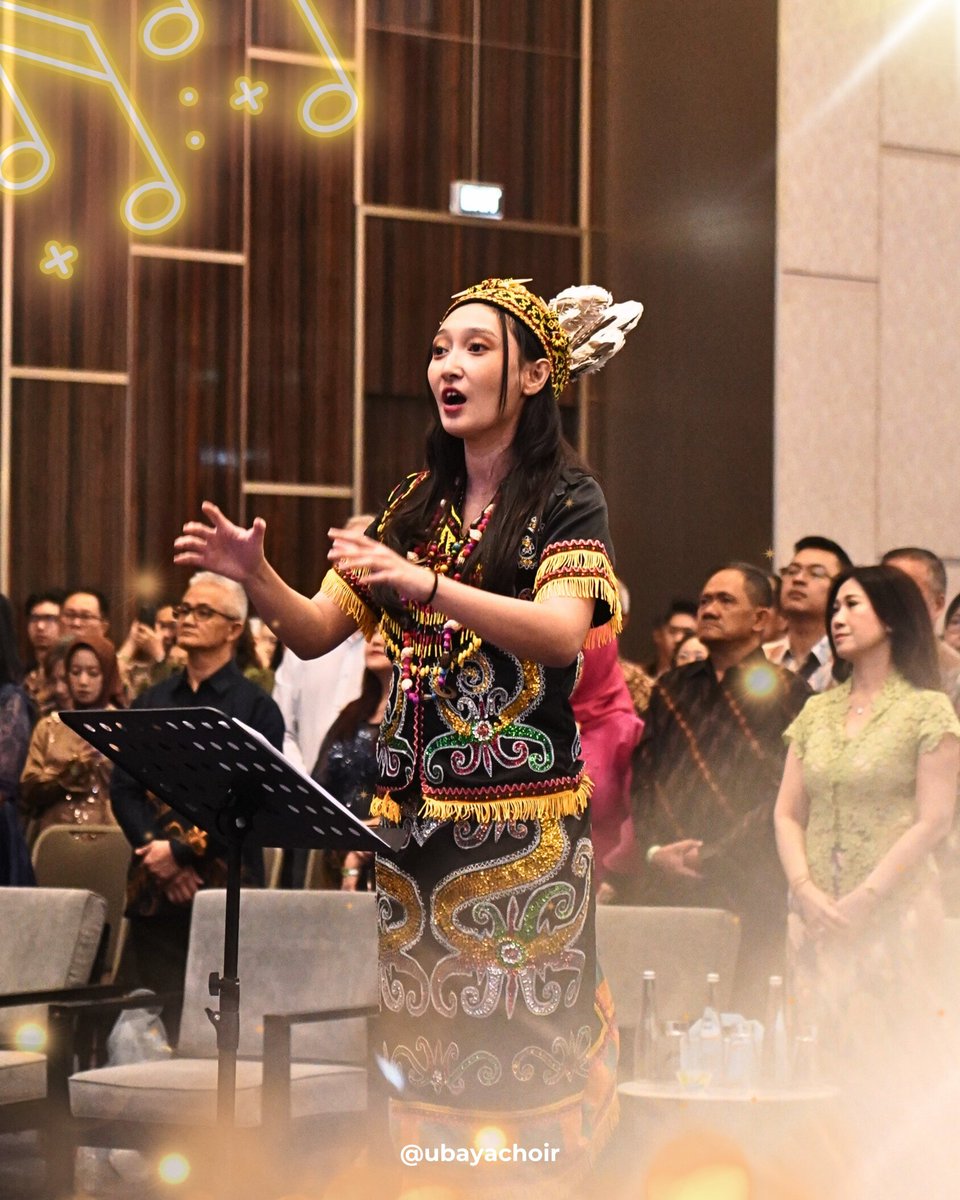 PS_Ubaya's tweet photo. [UBAYA CHOIR REPORT]
Sabtu, 27 September 2025 UBAYA Choir berpartisipasi dalam acara Wisuda Universitas Surabaya yang diselenggarakan di Grand Ballroom The Westin Surabaya
Kami mengucapkan selamat kepada para wisudawan atas pencapaian yang luar biasa

#UBAYAChoir
#KabinetSuvarna https://t.co/C1EVvp1iyw