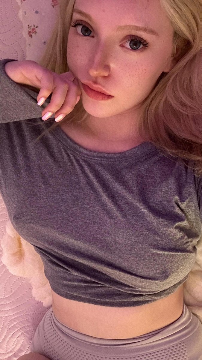 sparklesnugzz's tweet image. ur angel just woke up