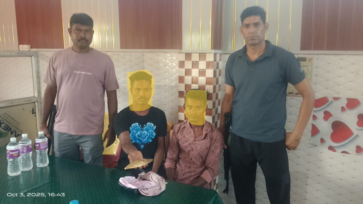 64Bn_SSB_India's tweet image. दिनांक  03.10.2025 को  64वीं वाहिनी  स.सी.बल बरमा (हावली) और स्थानीय पुलिस स्टेशन,हावली द्वारा एक संयुक्त अभियान चलाया गया, जिसमें 02 व्यक्तियों को पकड़ा गया तथा उनके पास से लगभग 1.558 किलोग्राम Suspected Gold बरामद किया गया। #DGssb, #SSB, @PMOIndia,