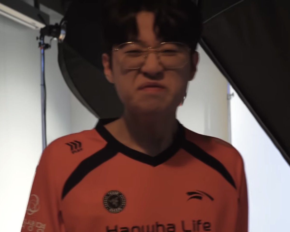 God_Thunduck's tweet photo. 하 https://t.co/xbHxmF66Hn