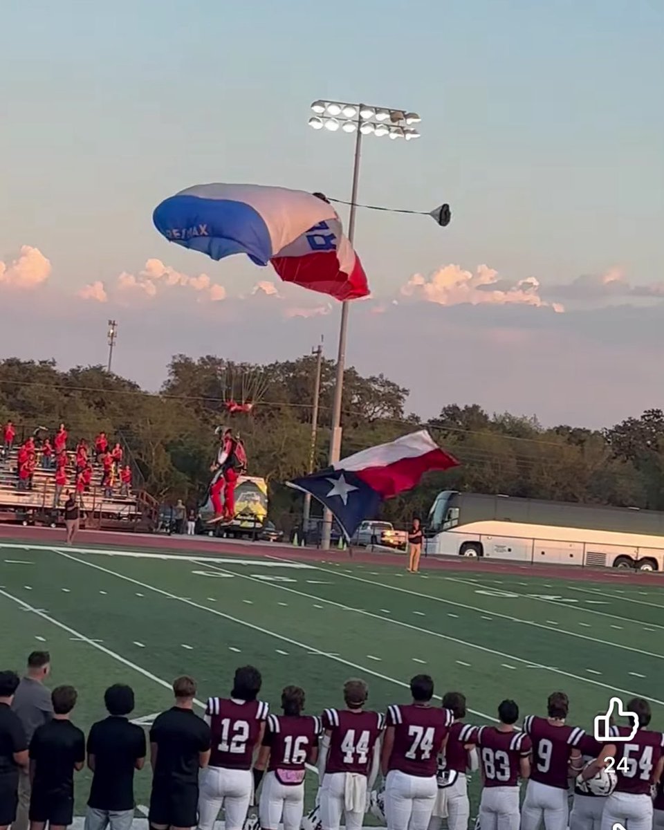 Awesome way to start off our Homecoming game against Katy St. John. Skydivers brought in the game ball and the Lions came out with a 41-0 shutout victory!
#TPW #TexasFootball