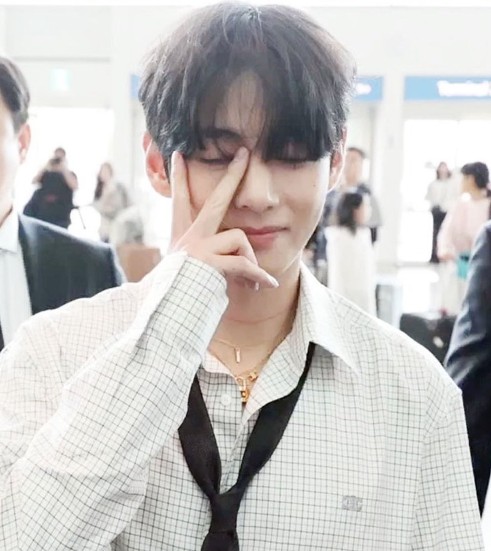 Pengen ganti pp gak bisa-bisa 😭
#VxCELINEPFW #CELINESUMMER2026  #TAEHYUNGxCELINE <a href="/celineofficial/">CELINE</a>