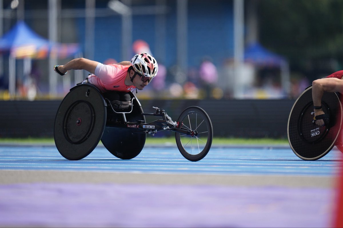 【#ニューデリー世界パラ陸上】 DAY8

男子100ｍ予選(T52・車いす）#佐藤友祈(モリサワ）が16秒79、#伊藤竜也(新日本工業）が17秒48のタイムで夜の決勝に進みました。伊藤智也選手は17秒74のタイムで惜しくも決勝進出はなりませんでした。決勝は同日午後18時05分(日本時間午後21時35分）