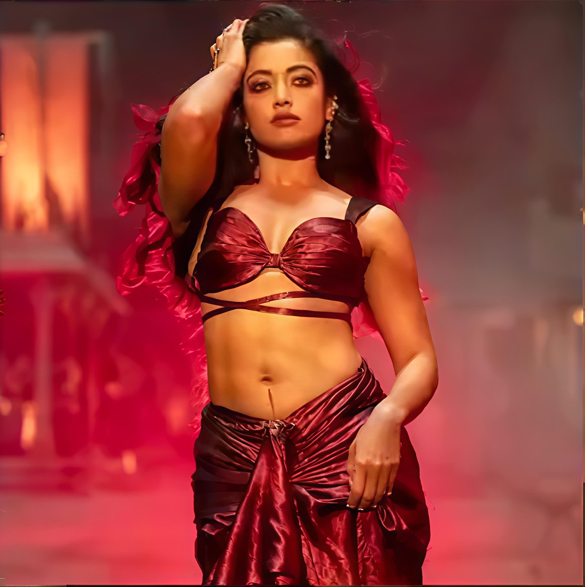 Southqueens1's tweet photo. #Thamma song snaps Upscale ❤️🔥🔥..
#ThammaThisDiwali #Thamma21stOct #Thammasong #RashmikaMandanna #TumMereNaHuye https://t.co/o683vCW3Hp