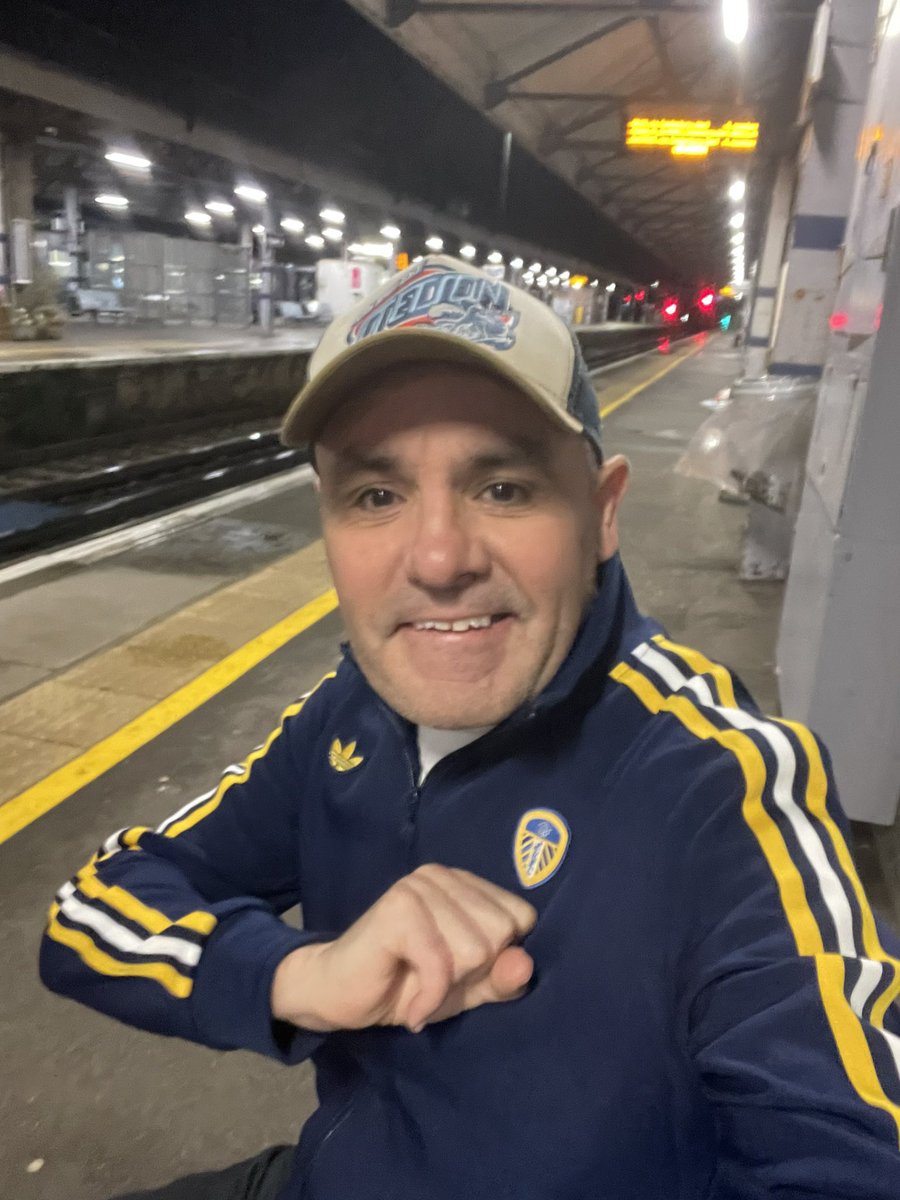 Spurs (H) Ramsgate station selfie a must😂Early start, early kick off but at least it’s a Saturday I guess .Really looking forward to sharing a train with the Spurs lot, NOT ! Good drink in the Moot and hopefully 3 points incoming .🤍💛💙Super Leeds🤍💛💙MOT#LeedsUnited #lufc