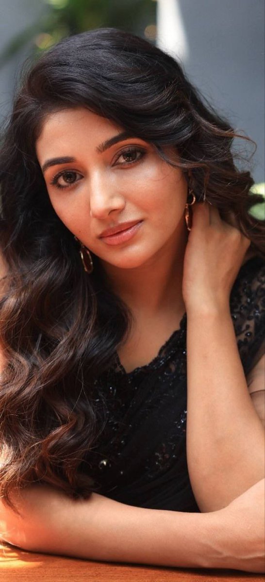 जब तक ना हो ख़ुद पर नियंत्रण,
तब तक कोई स्वतंत्र नहीं हो सकता...!
और...
जब तक ना हो अपनों का निमंत्रण, 
तब तक कोई षड्यंत्र नहीं हो सकता...!
#शुभ_प्रभात_वंदन 
#शुभ_शनिवार 
#ॐ_शं_शनैश्चराय_नमः 
#ॐ_हं_हनुमते_नमः 
#पूजा 🫰🥀
#हर_घर_खुशहाली 
#SaturdayVibes 
#INDvsWI