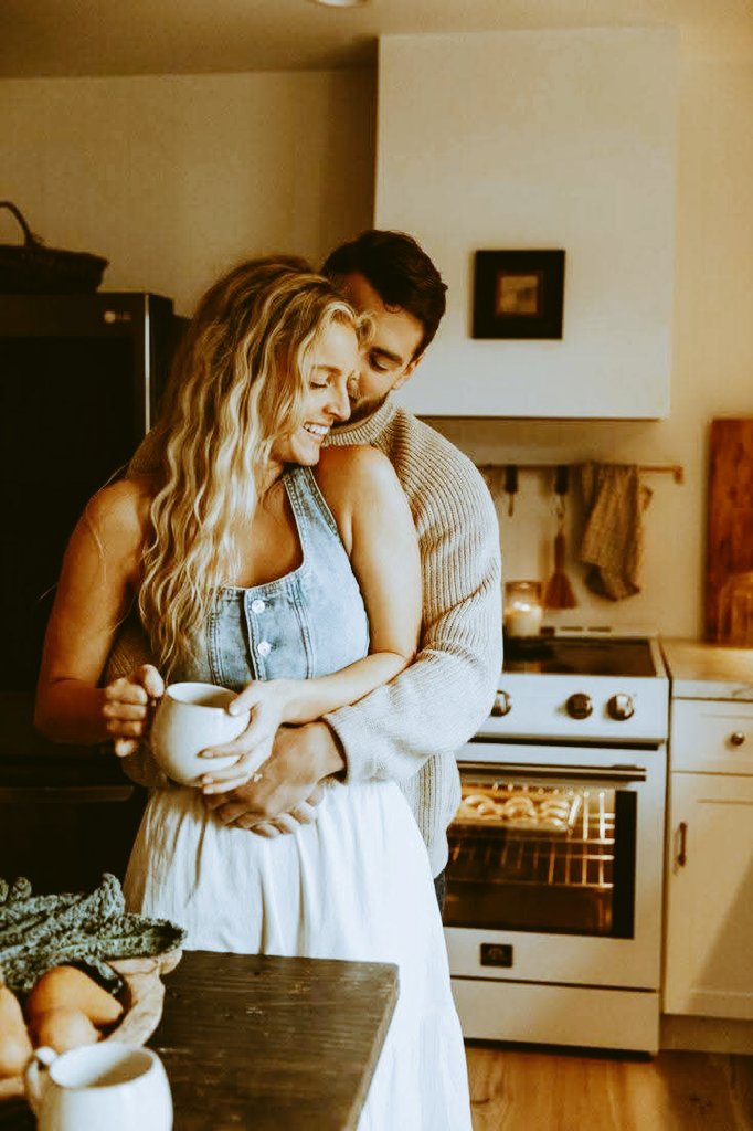 _لو يُباح لِي حُضنك الان، لَهمستُ لكَ تِسعَة وتسعُون 
أحُبك والمِئة خبئنِي بِك ❤️