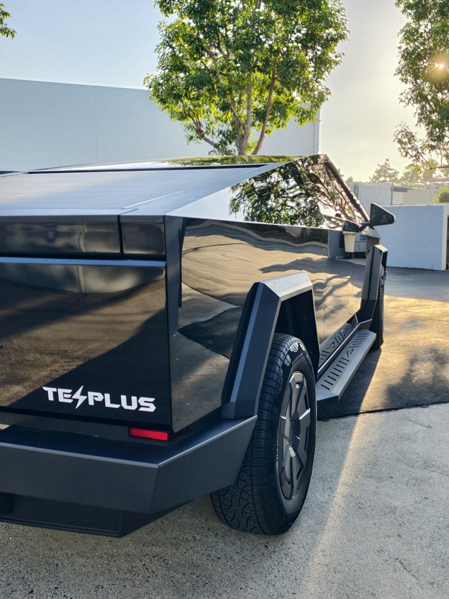 Sleek, stealthy, and striking: the Piano Black Cybertruck with a mirror-finished shine. #tesla #Tesplus #Cybertruck #teslamods #carwrap