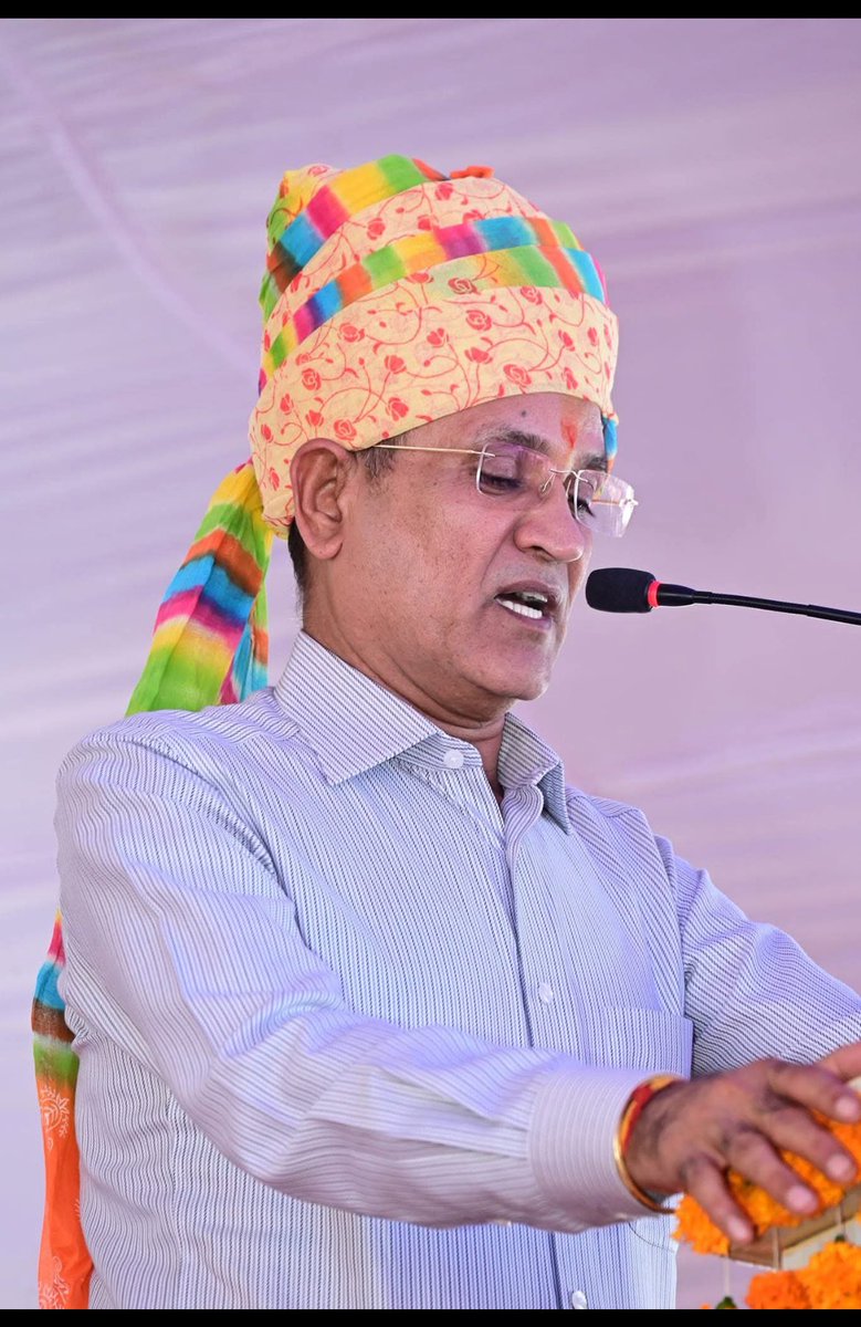 NareshkumarRLP's tweet image. राजस्थान में किसान कॉम की आवाज़ बुलंद करने वाले रामेश्वर जी डूडी साहब का ऐसे चले जाना प्रदेश के लिए एक अपूर्णीय क्षति है 🥺
नमन डूडी साहब 💐
 #RameshwarDudi