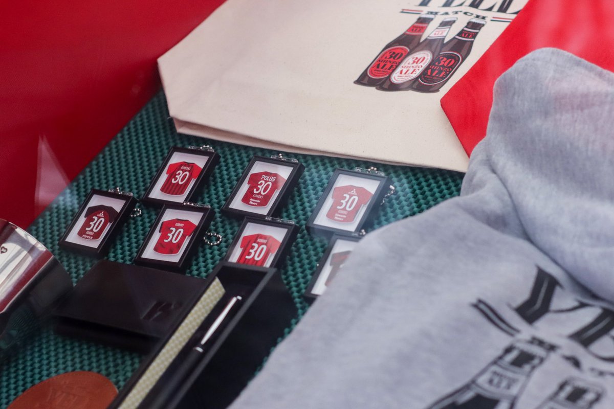 浦和レッズ　三菱浦和時代、ミニフラッグ ⚠️貴重⚠️⭕️大幅値下げしました‼️⭕️ 浦和レッズ 三菱浦和時代、ミニフラッグ ⚠️貴重⚠️⭕️大幅