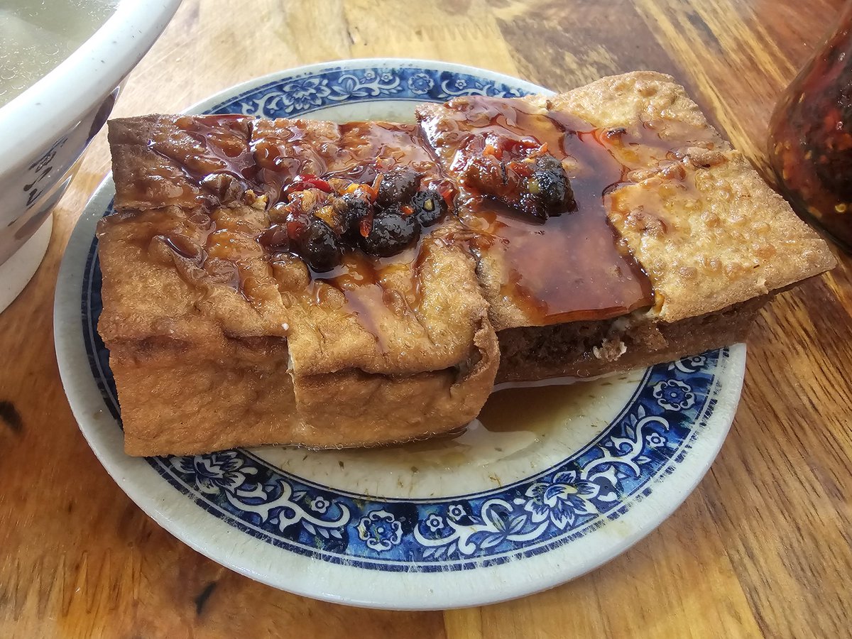 炸醬麵就吃金華麵店就對了
吃完來去烏來走走喝咖啡吃冰棒