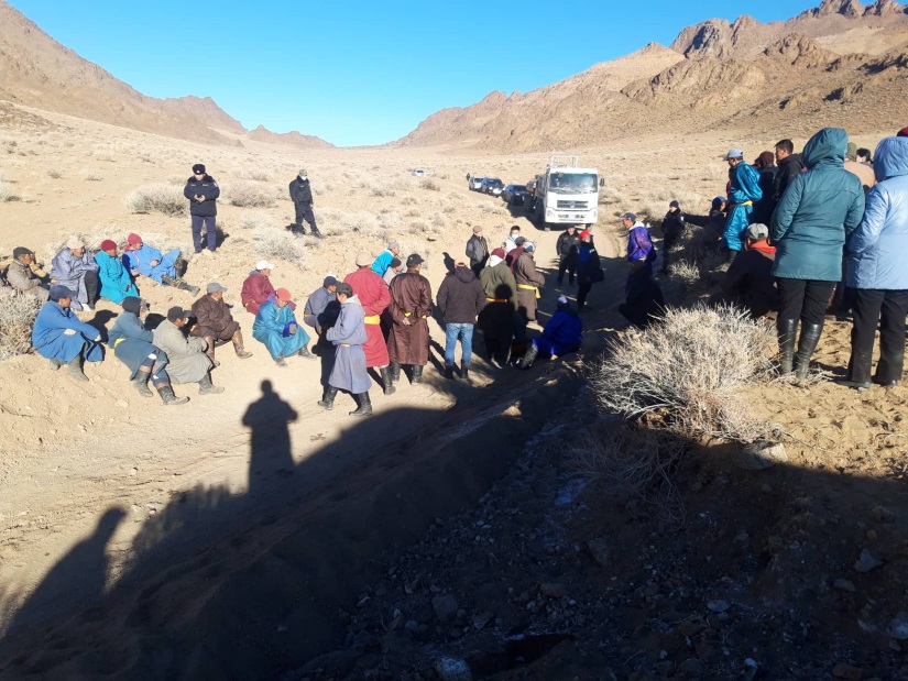 Шинжлэх ухаан, техник технологийн дэвшилд огт итгэдэггүй, тэр ч  бүү хэл Lexus 700 машиныг хүртэл эсгийгээр доторлодог ард түмэн Газрын ховор элементийг эсэргүүцэхэд нэг их гайхаад хэрэггүй юм байна...