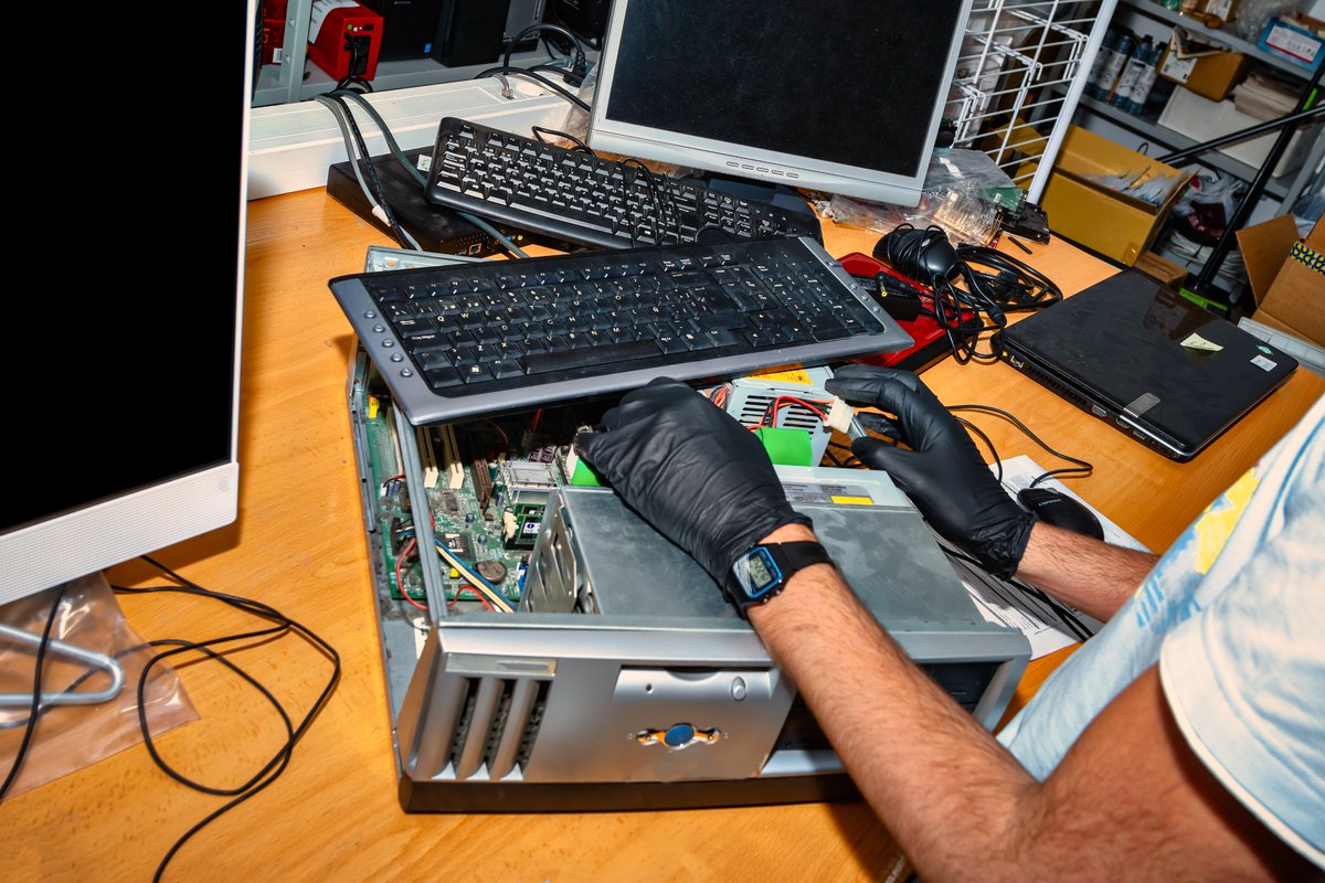 1stForRepairs's tweet image. Having issues with your computer hardware? 🖥️💻 1st Class Computer Services in Guildford provides fast, professional hardware repairs. Book today: Guildford Computer Hardware Repairs
1stclasscomputerservices.co.uk/guildford-comp… #TechSupport #PCRepairs #GuildfordIT