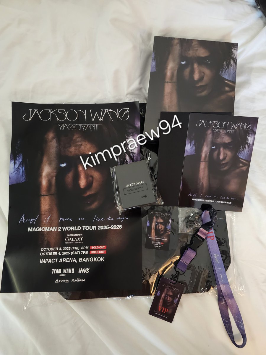 kimpraew94's tweet photo. ปล่อยของที่ระลึก vip2 +บั้มรอบไซส์ แถมโปสเตอร์ 3,000 รับหน้าคอนวันนี้ได้เลย

#MAGICMAN2inBKKDay1 
#MAGICMAN2inBKKDay2
#MAGICMAN2WORLDTOUR
#JACKSONWANGWORLDTOUR 
#JacksonWang #王嘉尔 #잭슨 
#MAGICMAN #MAGICMAN2 
#TEAMWANG https://t.co/RPn2KTieYE