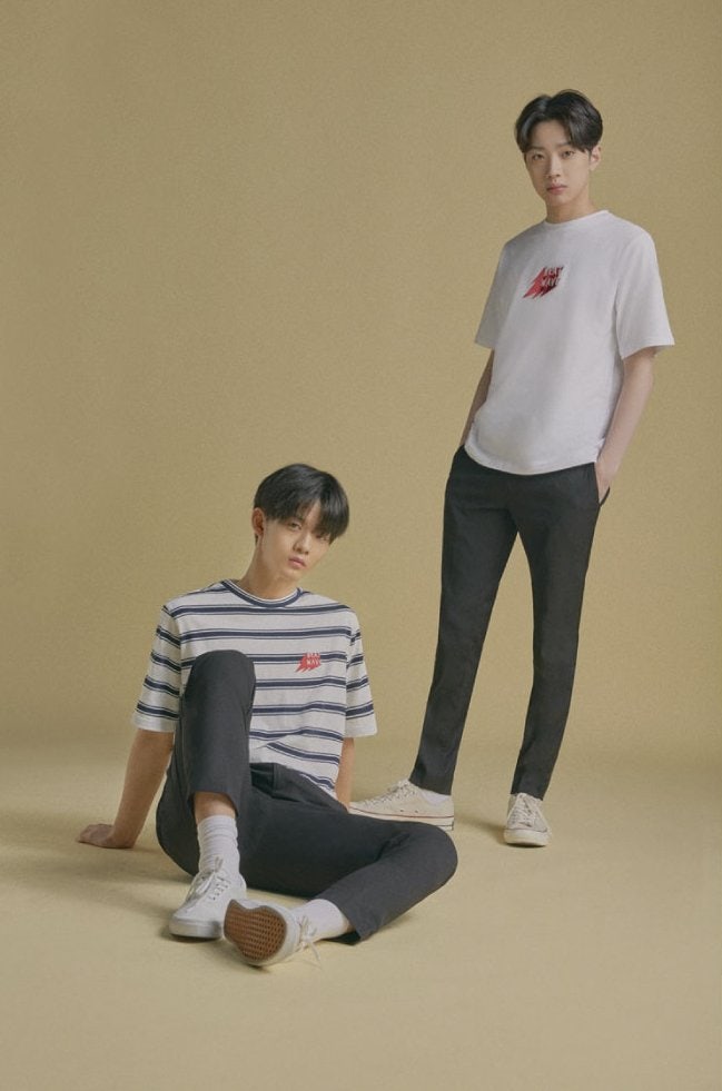 official_hanlin's tweet photo. Guys, kalian ada yg punya versi hd nya ngga ya? Kalo ada tolong drop ya 😭🙏🏻
#laikuanlin #laiguanlin #baejinyoung #pandeep https://t.co/XD4k8ewhYp