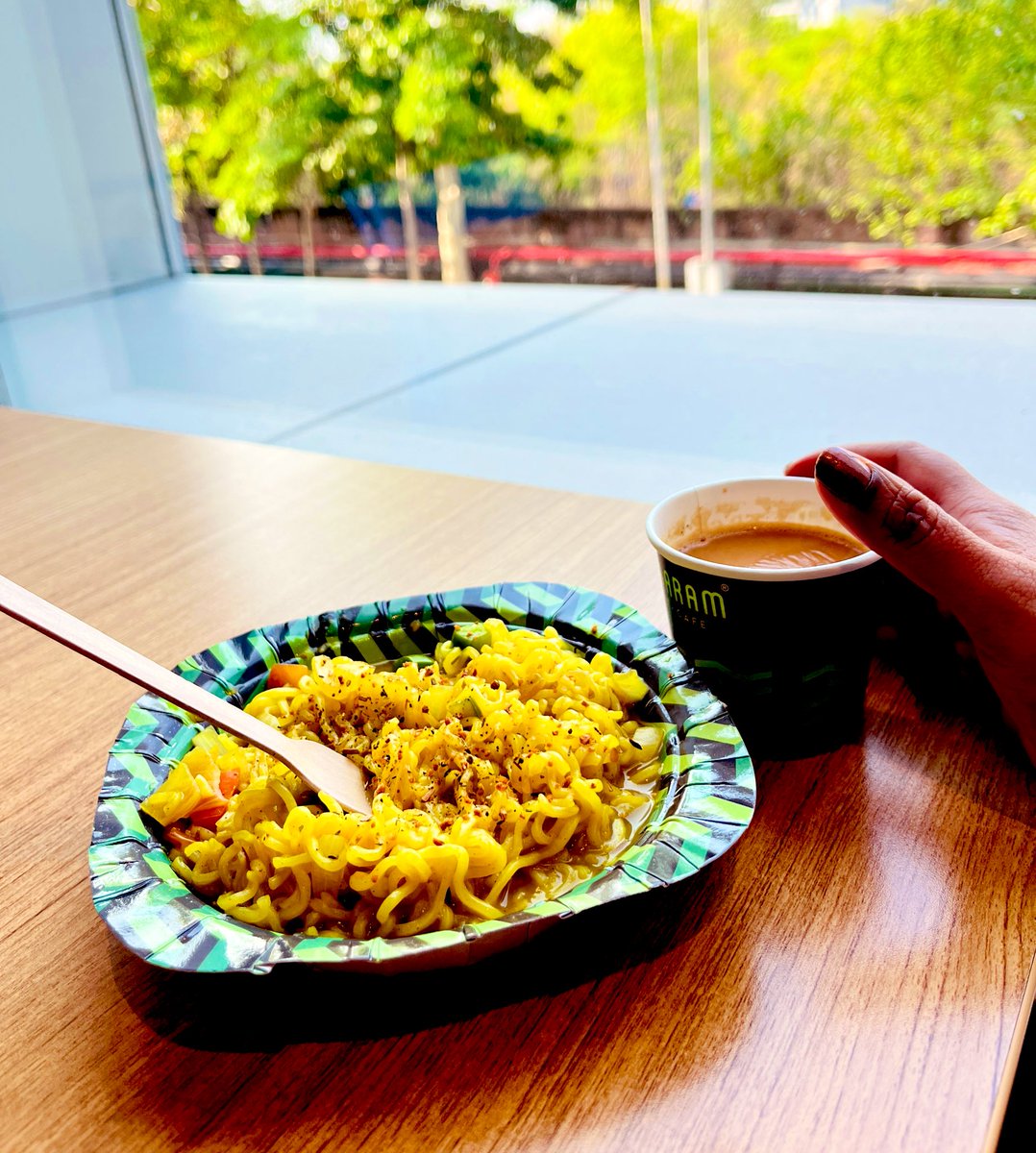 ChasingSukoon's tweet image. Chai pee lo Fraands ….☕️🍜🍝

#ChaiPaglu
#LazyDay