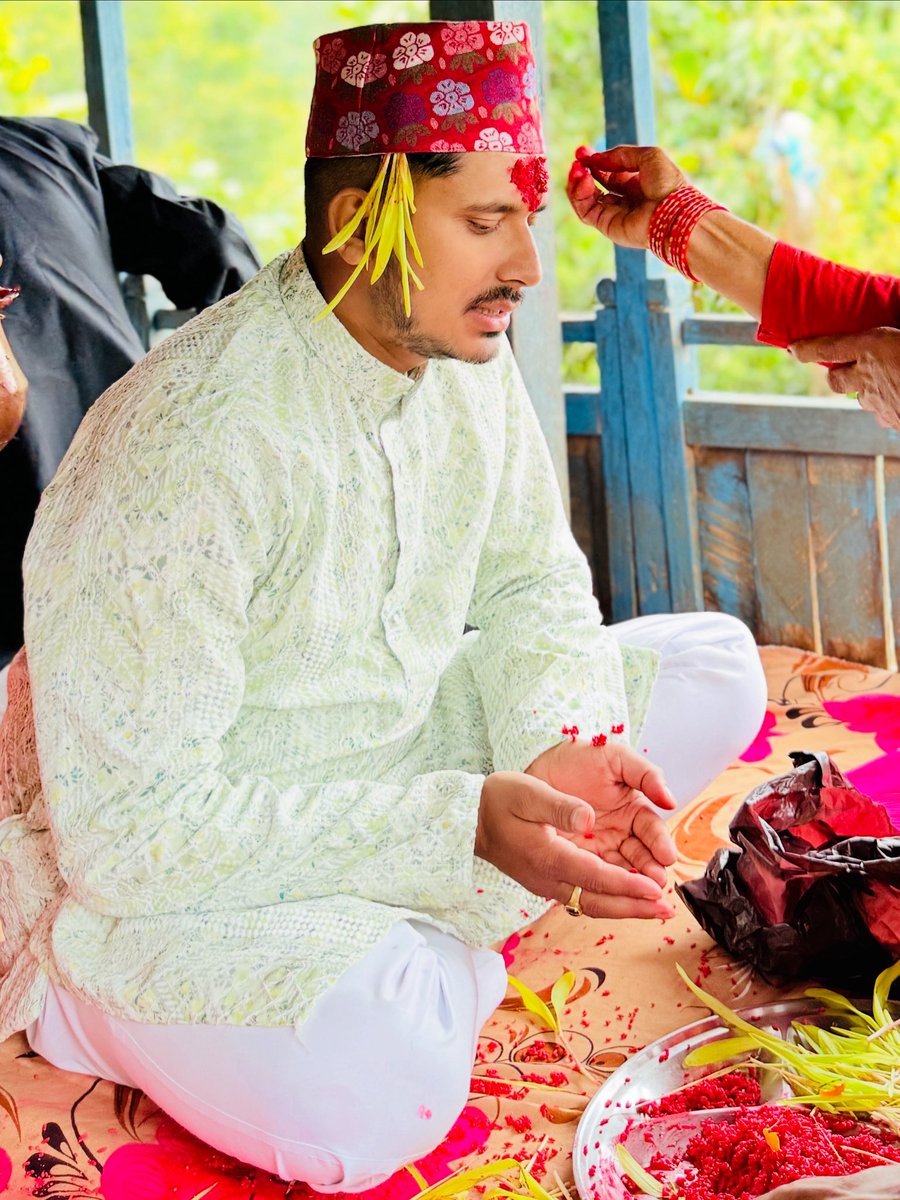 यो फोटो राखेर यो झरी परेको दसै सकियको घोसणा गर्दछु  जय होस !