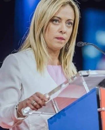 CSAshokRai1's tweet image. इटली ने जिहादियों को दिया तगड़ा झटका अब कोई नयी मस्जिद नहीं बनेगी...नई मस्जिद पॉलिसी के तहत मस्जिद में इमाम कौन होगा - यह इटली सरकार डिसाइड करेगी और तकरीरें भी इटालियन भाषा में होंगी। जिससे मुस्लिम क्या बोल रहें है आम जनता को पता चलिए सके।इटली की पीएम जाॅर्जिया मेलोनी ने कुछ