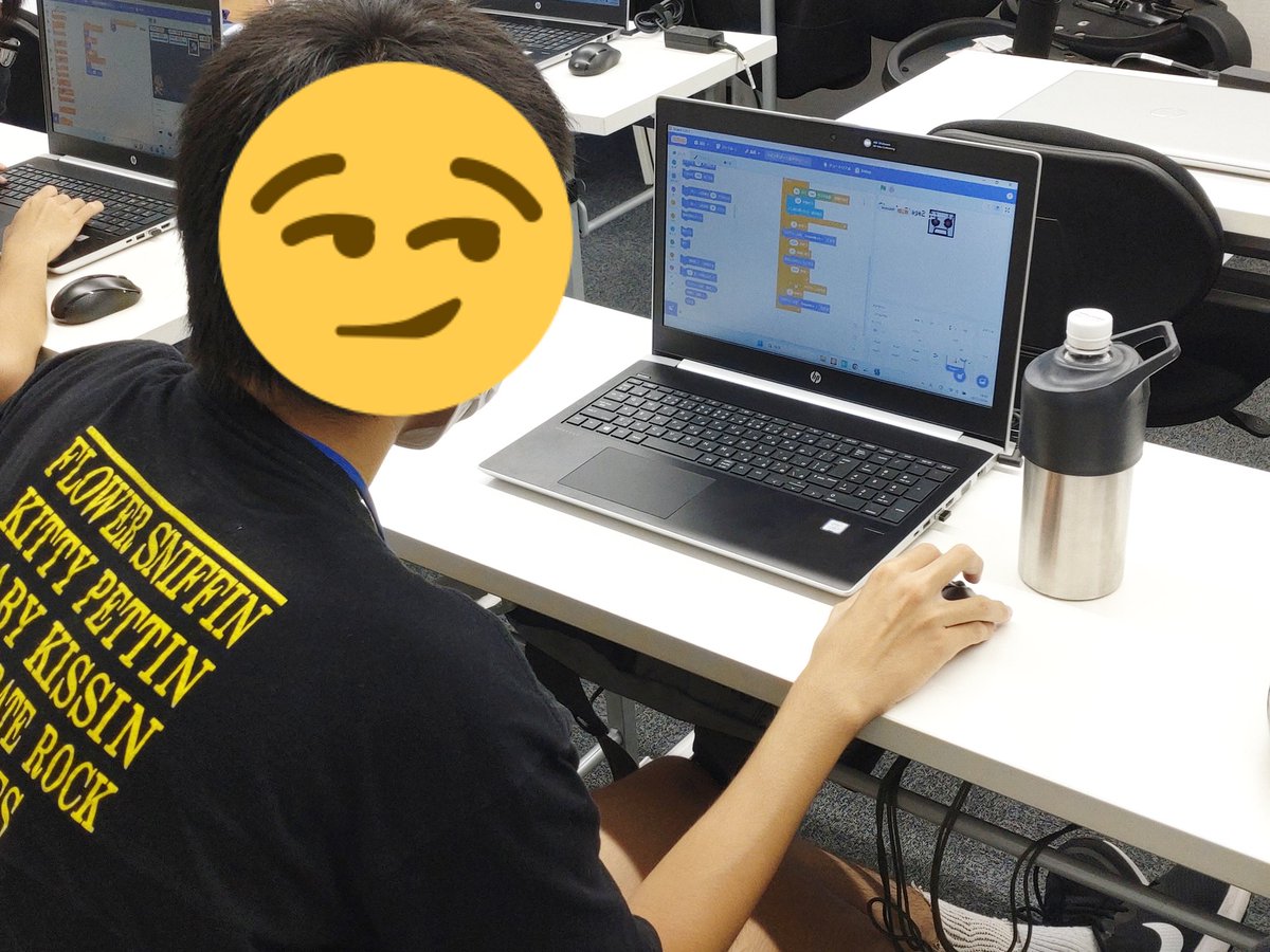 it_lecture's tweet image. ジュニアプログラミング検定の受験が終わったところの2人は、結果を待たずにワンランク上の検定試験の準備に入りました。
上級の2人は何ヶ月もかけて大作のゲームを作っています。
既に講師が見ても大作すぎてすぐにはわからないレベル。
AB-Netキッズプログラミング講座 abnet.co.jp/kids/