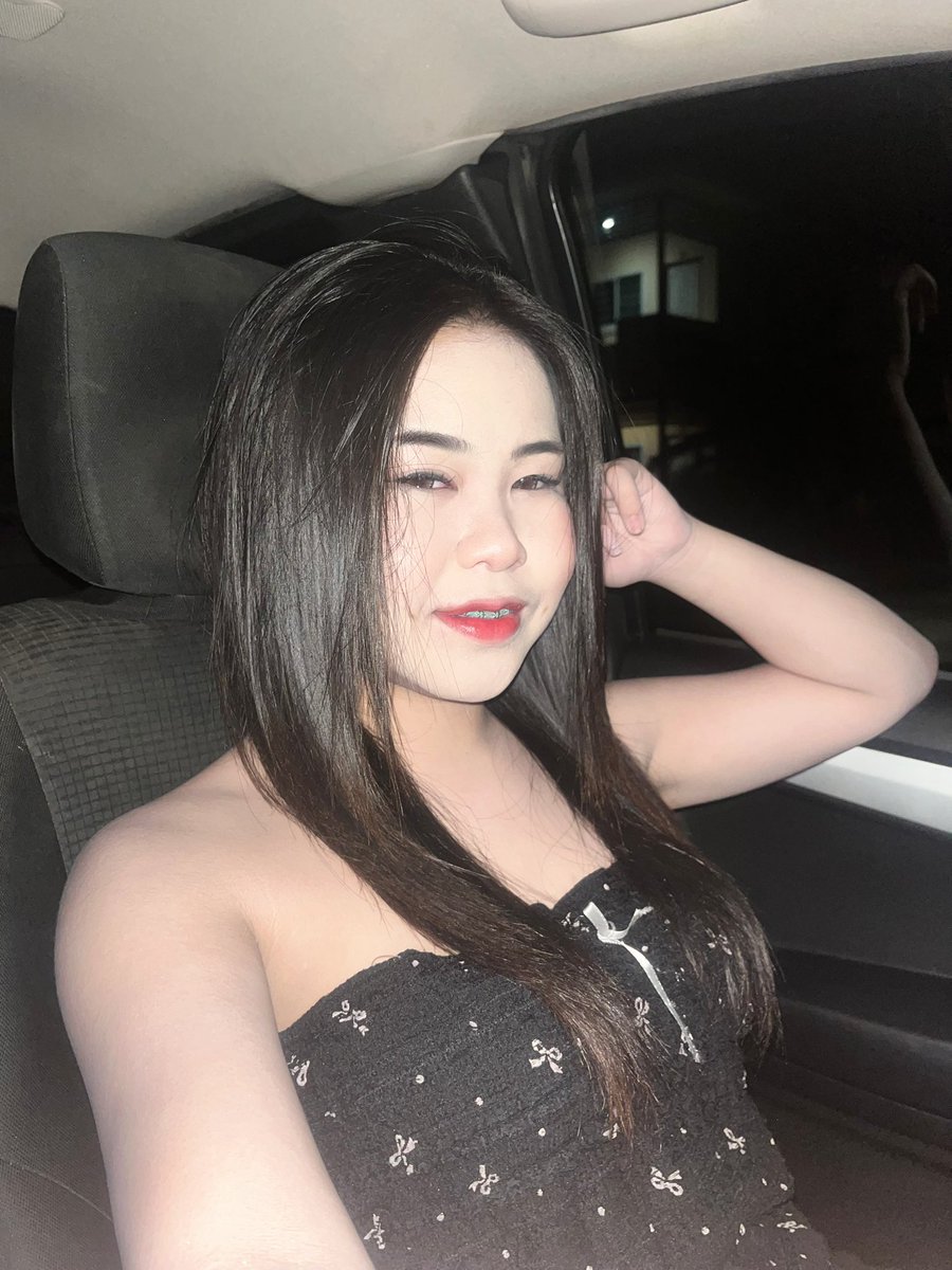 ใบขิง tweet media
