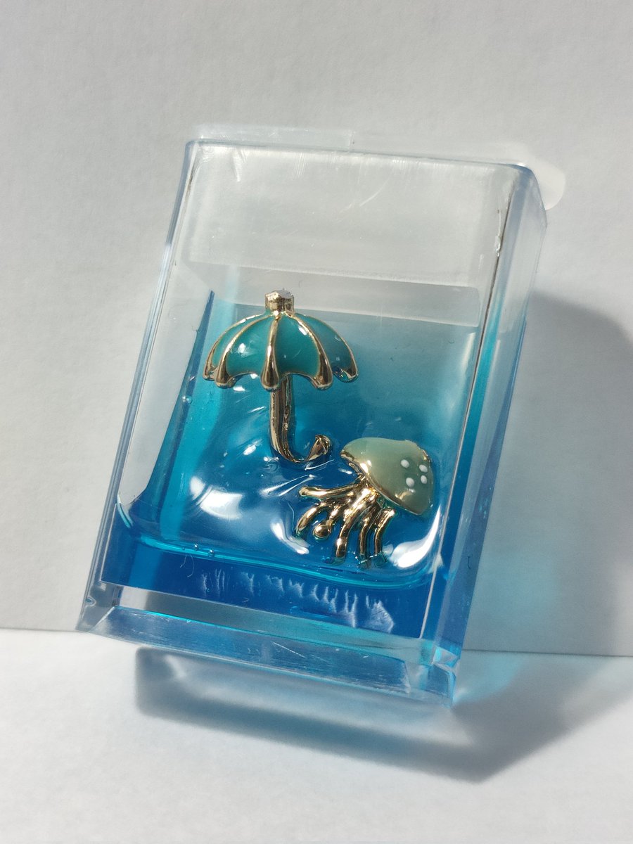 nemetarouBio3's tweet photo. アフターイベント景品にUVレジンのスーズモチーフを置かせていただきました
賑やかしになれば幸いです
#ヤドカリは夢を見たか https://t.co/qeorTrSKSh