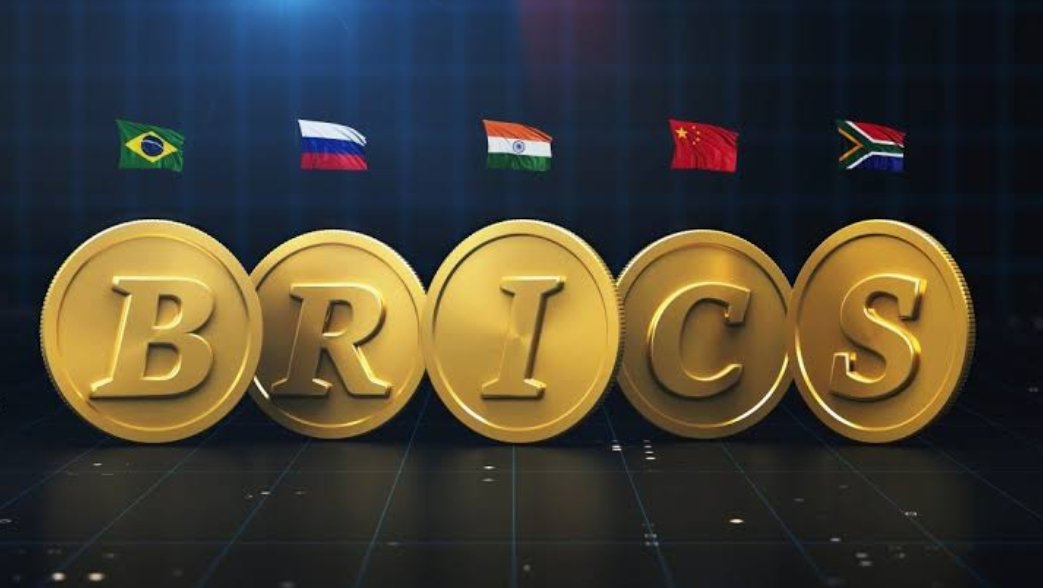 Brainly_Indian's tweet image. BREAKING: BRICS nations are pushing forward with &quot;BRICS Pay&quot; – a blockchain-based payment system to challenge the US dollar dominance! Pilot tests in 2025 show promise.  #BRICSPay #DeDollarization #GlobalEconomy
 @narendramodi
 @PMOIndia

 Will this reshape global finance?