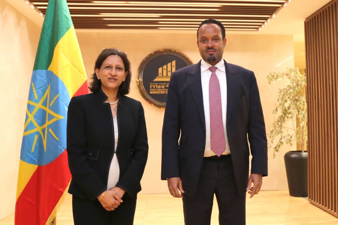 ifa_ethiopia's tweet photo. 𝐄𝐭𝐡𝐢𝐨𝐩𝐢𝐚 𝐚𝐧𝐝 𝐖𝐨𝐫𝐥𝐝 𝐁𝐚𝐧𝐤 𝐒𝐭𝐫𝐞𝐧𝐠𝐭𝐡𝐞𝐧 𝐏𝐚𝐫𝐭𝐧𝐞𝐫𝐬𝐡𝐢𝐩 𝐨𝐧 𝐇𝐮𝐦𝐚𝐧 𝐂𝐚𝐩𝐢𝐭𝐚𝐥 𝐃𝐞𝐯𝐞𝐥𝐨𝐩𝐦𝐞𝐧𝐭

H.E. Ahmed Shide, Minister of Finance of Ethiopia, held discussions with H.E. Mamta Murthi, World Bank Vice President for the People’s Vice Presidency, reaffirming shared commitment to advancing Ethiopia’s human capital agenda.

The Minister underscored Ethiopia’s strategic focus on enhancing quality education, improving healthcare delivery, and expanding social protection systems to safeguard the well-being of citizens. He expressed appreciation for the World Bank’s longstanding support in promoting skills development, inclusive growth, and resilience.

Vice President Murthi commended Ethiopia’s efforts and reiterated the Bank’s commitment to Ethiopia’s Health Compact, the expansion of safety nets, and progress toward Universal Health Coverage.

#Ethiopia #WorldBank #IFA