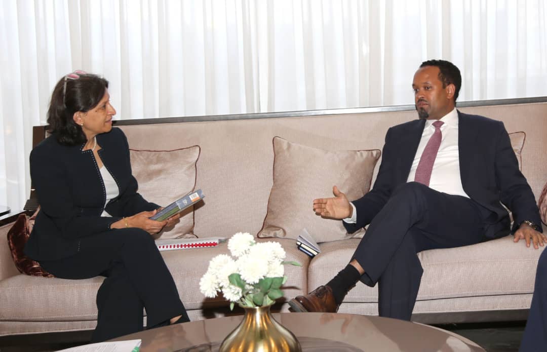 ifa_ethiopia's tweet photo. 𝐄𝐭𝐡𝐢𝐨𝐩𝐢𝐚 𝐚𝐧𝐝 𝐖𝐨𝐫𝐥𝐝 𝐁𝐚𝐧𝐤 𝐒𝐭𝐫𝐞𝐧𝐠𝐭𝐡𝐞𝐧 𝐏𝐚𝐫𝐭𝐧𝐞𝐫𝐬𝐡𝐢𝐩 𝐨𝐧 𝐇𝐮𝐦𝐚𝐧 𝐂𝐚𝐩𝐢𝐭𝐚𝐥 𝐃𝐞𝐯𝐞𝐥𝐨𝐩𝐦𝐞𝐧𝐭

H.E. Ahmed Shide, Minister of Finance of Ethiopia, held discussions with H.E. Mamta Murthi, World Bank Vice President for the People’s Vice Presidency, reaffirming shared commitment to advancing Ethiopia’s human capital agenda.

The Minister underscored Ethiopia’s strategic focus on enhancing quality education, improving healthcare delivery, and expanding social protection systems to safeguard the well-being of citizens. He expressed appreciation for the World Bank’s longstanding support in promoting skills development, inclusive growth, and resilience.

Vice President Murthi commended Ethiopia’s efforts and reiterated the Bank’s commitment to Ethiopia’s Health Compact, the expansion of safety nets, and progress toward Universal Health Coverage.

#Ethiopia #WorldBank #IFA