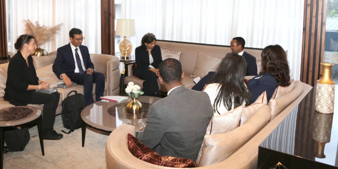 ifa_ethiopia's tweet photo. 𝐄𝐭𝐡𝐢𝐨𝐩𝐢𝐚 𝐚𝐧𝐝 𝐖𝐨𝐫𝐥𝐝 𝐁𝐚𝐧𝐤 𝐒𝐭𝐫𝐞𝐧𝐠𝐭𝐡𝐞𝐧 𝐏𝐚𝐫𝐭𝐧𝐞𝐫𝐬𝐡𝐢𝐩 𝐨𝐧 𝐇𝐮𝐦𝐚𝐧 𝐂𝐚𝐩𝐢𝐭𝐚𝐥 𝐃𝐞𝐯𝐞𝐥𝐨𝐩𝐦𝐞𝐧𝐭

H.E. Ahmed Shide, Minister of Finance of Ethiopia, held discussions with H.E. Mamta Murthi, World Bank Vice President for the People’s Vice Presidency, reaffirming shared commitment to advancing Ethiopia’s human capital agenda.

The Minister underscored Ethiopia’s strategic focus on enhancing quality education, improving healthcare delivery, and expanding social protection systems to safeguard the well-being of citizens. He expressed appreciation for the World Bank’s longstanding support in promoting skills development, inclusive growth, and resilience.

Vice President Murthi commended Ethiopia’s efforts and reiterated the Bank’s commitment to Ethiopia’s Health Compact, the expansion of safety nets, and progress toward Universal Health Coverage.

#Ethiopia #WorldBank #IFA