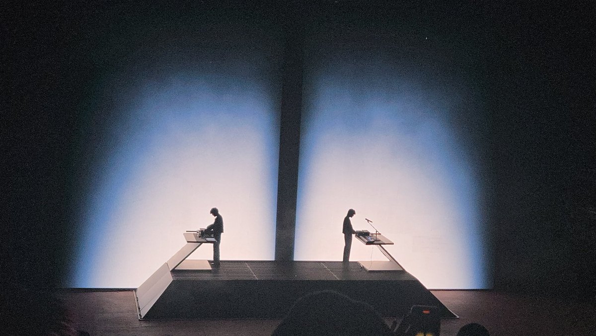 Xtrasharpe's tweet photo. Im once again left speechless, the performance of a lifetime @madeon https://t.co/S4fPzDdgmg