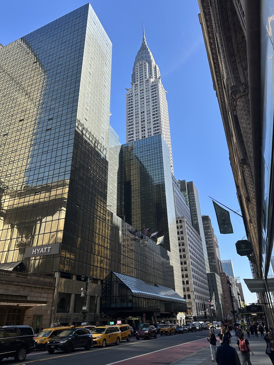 oksagaltici's tweet photo. 🗽 🇺🇸New York, where dreams, chaos and beauty meet on every block.
#timessquare #bryantpark #GrandCentralNYC #Crysler #Cryslerbuilding #stpatrickcathedral #stpatrickschurch #rockerfeller #rockerfellercenter #trumptower #theplaza #theplazahotel #centralpark #5thavenuenyc https://t.co/T80auu5yP2