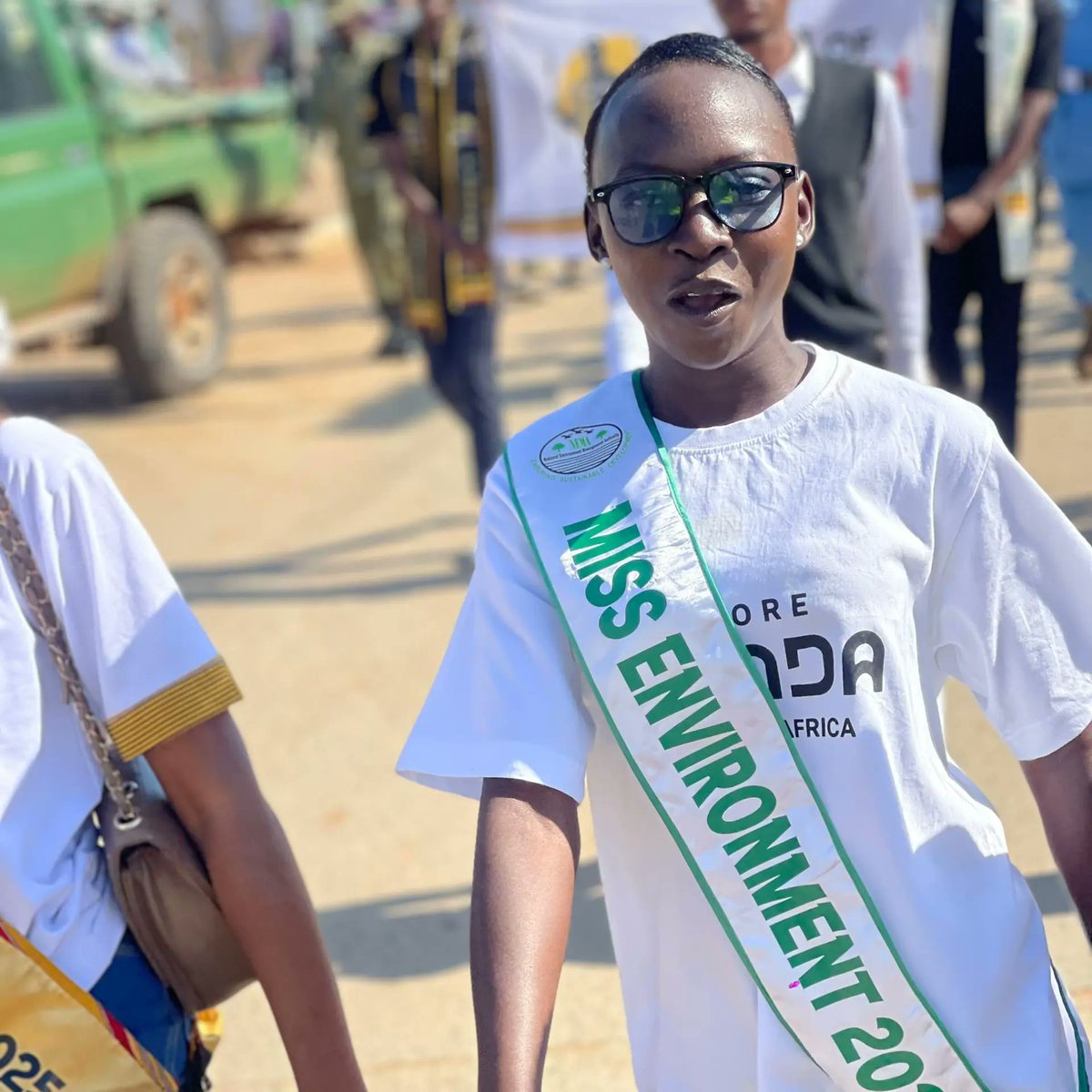 angwecrita's tweet photo. Today I will be joining @Ssenyonyiderick for the #OperationSleepWell in Katanga community as he gives back to the community as part of his birthday celebration. You too can join us, let's make this cause a success.
@MukigaTraveller @Uganda_Expozed @zakialucky11 @ubctvuganda https://t.co/C6KQ4AK5RH