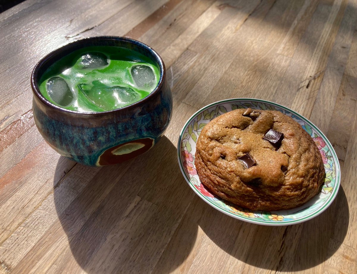 5thcirclegirl's tweet photo. Pumpkin spice matcha + chocolate chunk cookie https://t.co/gITJEmaFgd