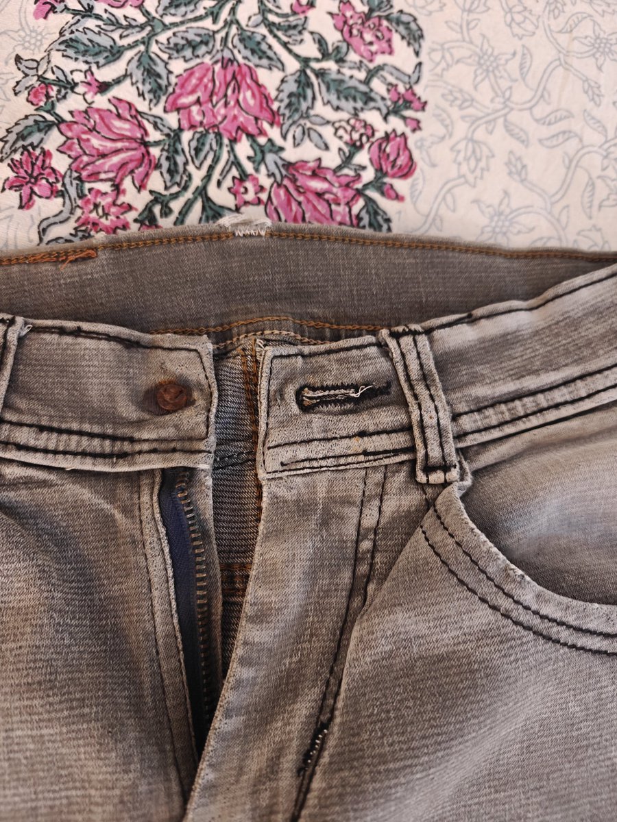 udyaa's tweet photo. @amazonIN got this used jeans pant delivered against our order of track pant order id 40866002518131512. You need to do a better job. https://t.co/Sr8O2yei3A